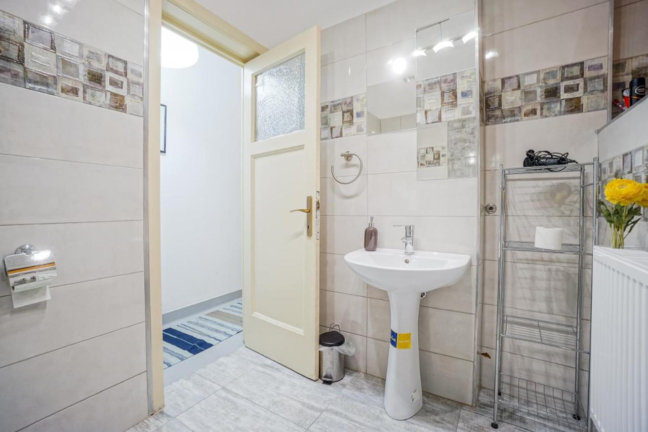 Appartement Victoriei Blue à Bucarest Extérieur photo