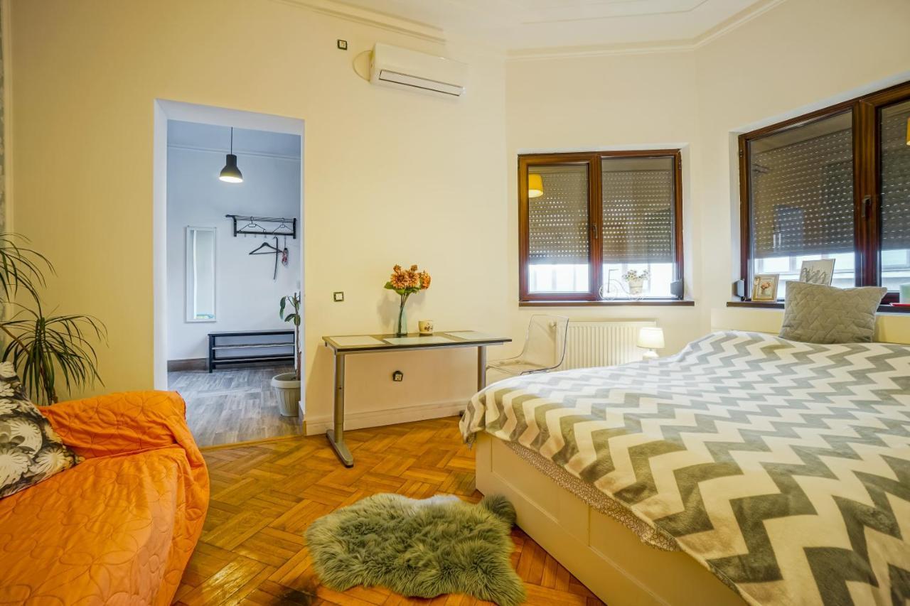 Appartement Victoriei Blue à Bucarest Extérieur photo